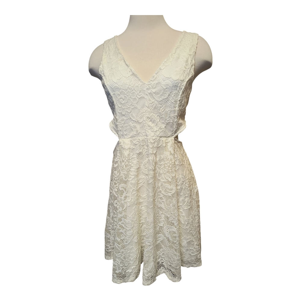 Rue21 White Pleated Mini Sundress V-Neck